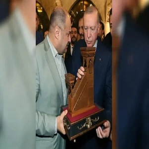 Başkan Gülpınar'dan Cumhurbaşkanı Erdoğan'a anlamlı hediye!