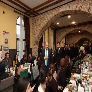 BAŞKAN GÜLPINAR, GENÇLİK MECLİSİ ÜYELERİYLE İFTARDA BULUŞTU!