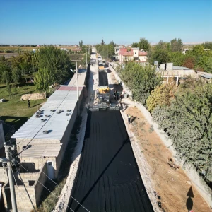 İmam Bakır türbesinin yolu asfaltlanıyor