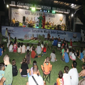 Büyükşehir’den Karaköprü’de Müzik Ve Eğlence Dolu Gece