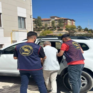 JASAT dedektifleri aranan hükümlüleri yakaladı