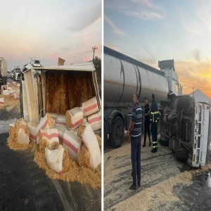 Şanlıurfa yolunda korkutan kaza! Saman balyaları yola savruldu