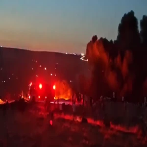 Karaköprü’de Yangın! Alevler Yerleşim Alanlarını Tehdit Etti