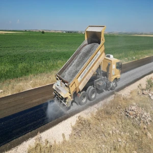 Hilvan’da Kırsal Yollar Büyükşehir’le Yenileniyor