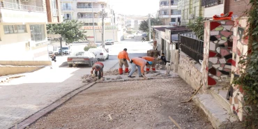 Haliliye’de 15 ekip ile yol yapım ve onarım çalışmaları sürüyor