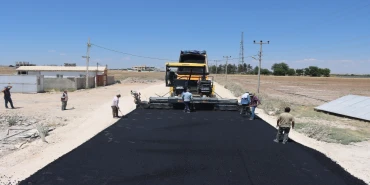 Harran-Akçakale Grup Yolunda Sıcak Asfalt Serimi Başladı