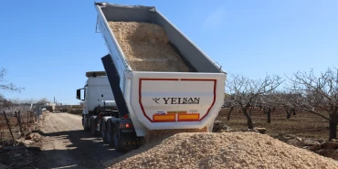 KARAKÖPRÜ’DE KIRSAL YOLLARDA ÇALIŞMALAR SÜRÜYOR