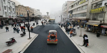 Divanyolu Yayalaştırma Projesi’nde asfalt serimi başladı!