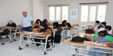 Haliliye’de gençler YKS’ye seri denemelerle hazırlanıyor