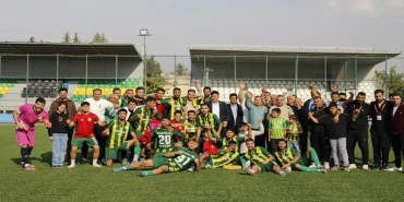 Bozovaspor Sahasında Büyükşehir Belediyespor'u 4 Golle Devirdi