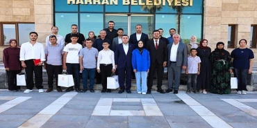 Harran'ın Gurur Tablosu: Başkan Özyavuz'dan Türkiye Derecesi Yapan Öğrencilere Tablet ve Yol Harçlığı