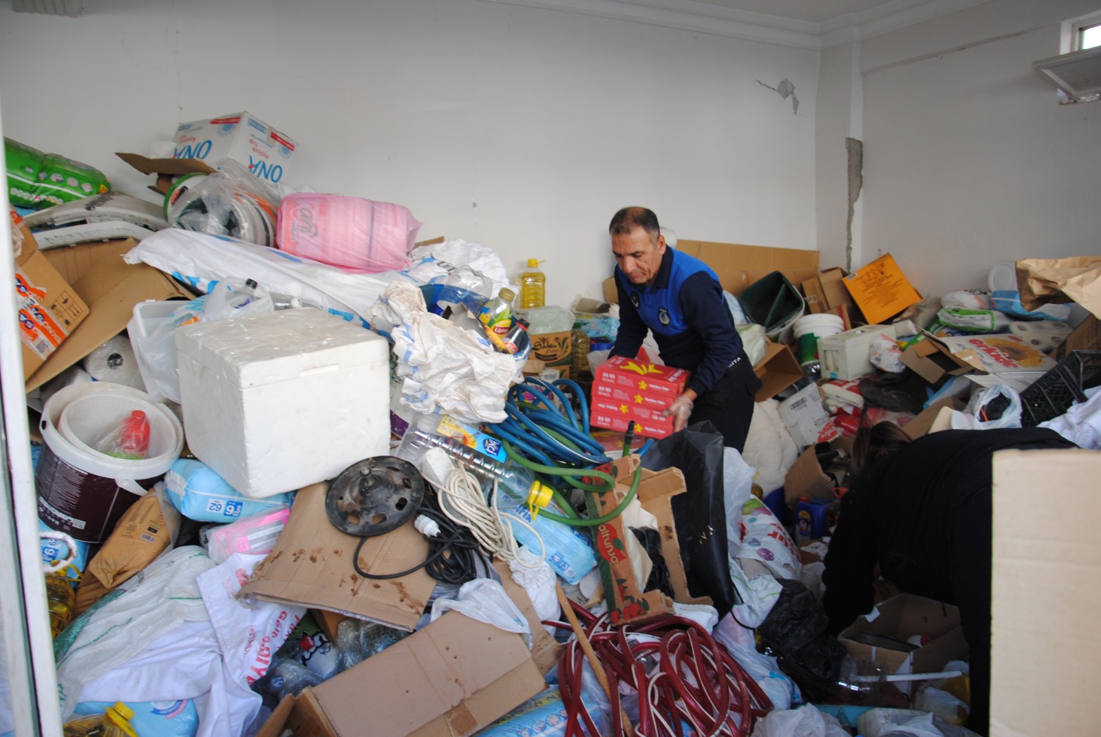 ŞANLIURFA’DA ZEHİR DEPOSU ORTAYA ÇIKARILDI