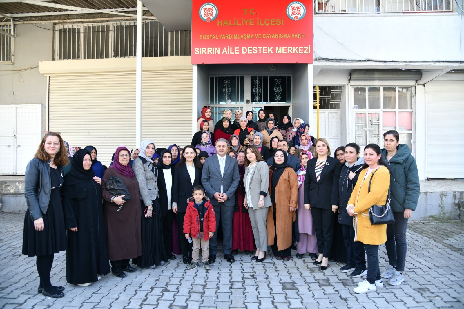 Vali Şıldak aile destek merkezinde