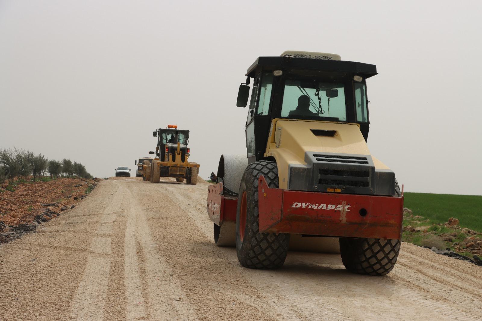 Viranşehir ve Hilvan’da yol atağı
