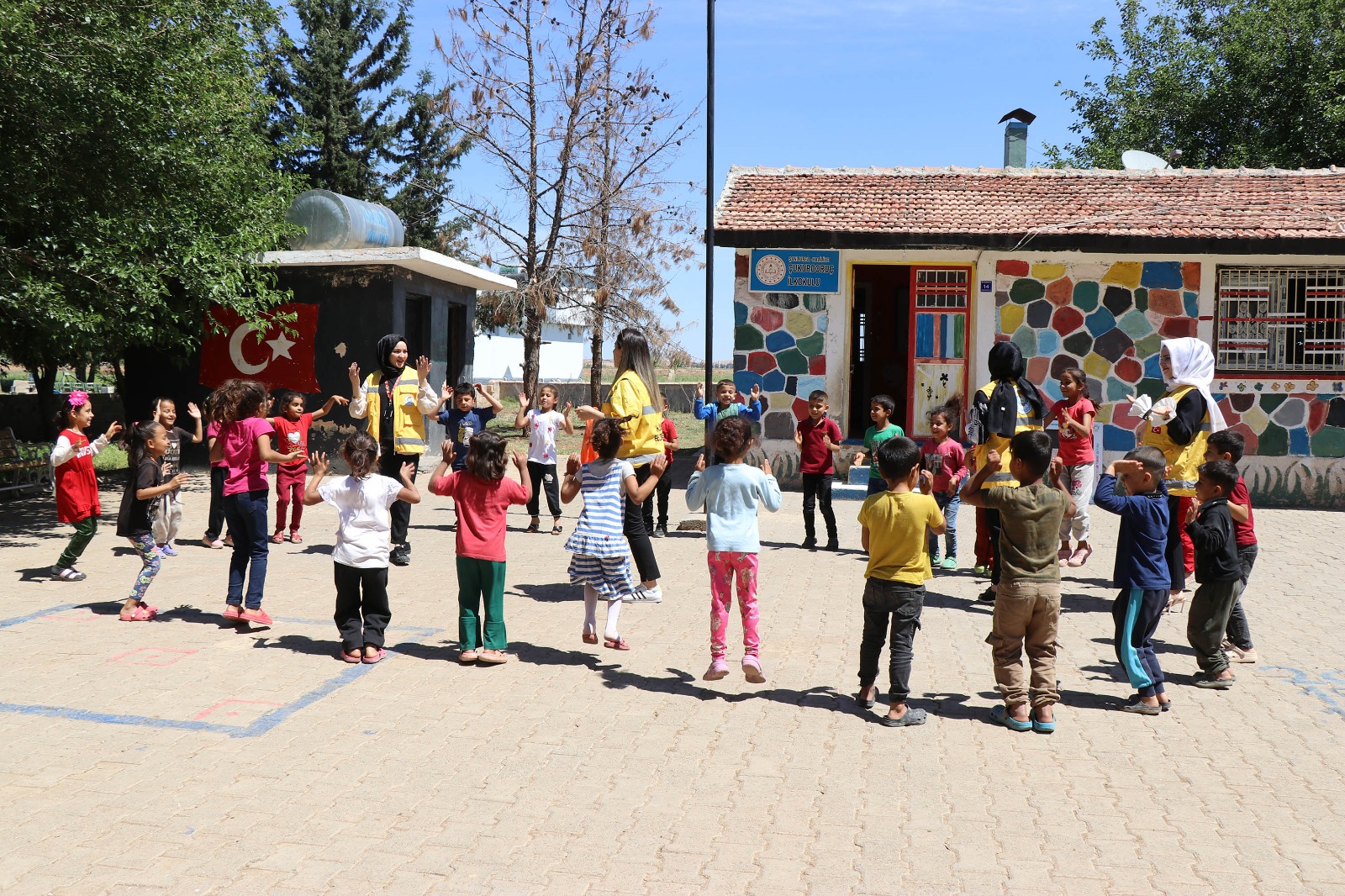 Haliliye’de psikologlar öğrencilerin yanında
