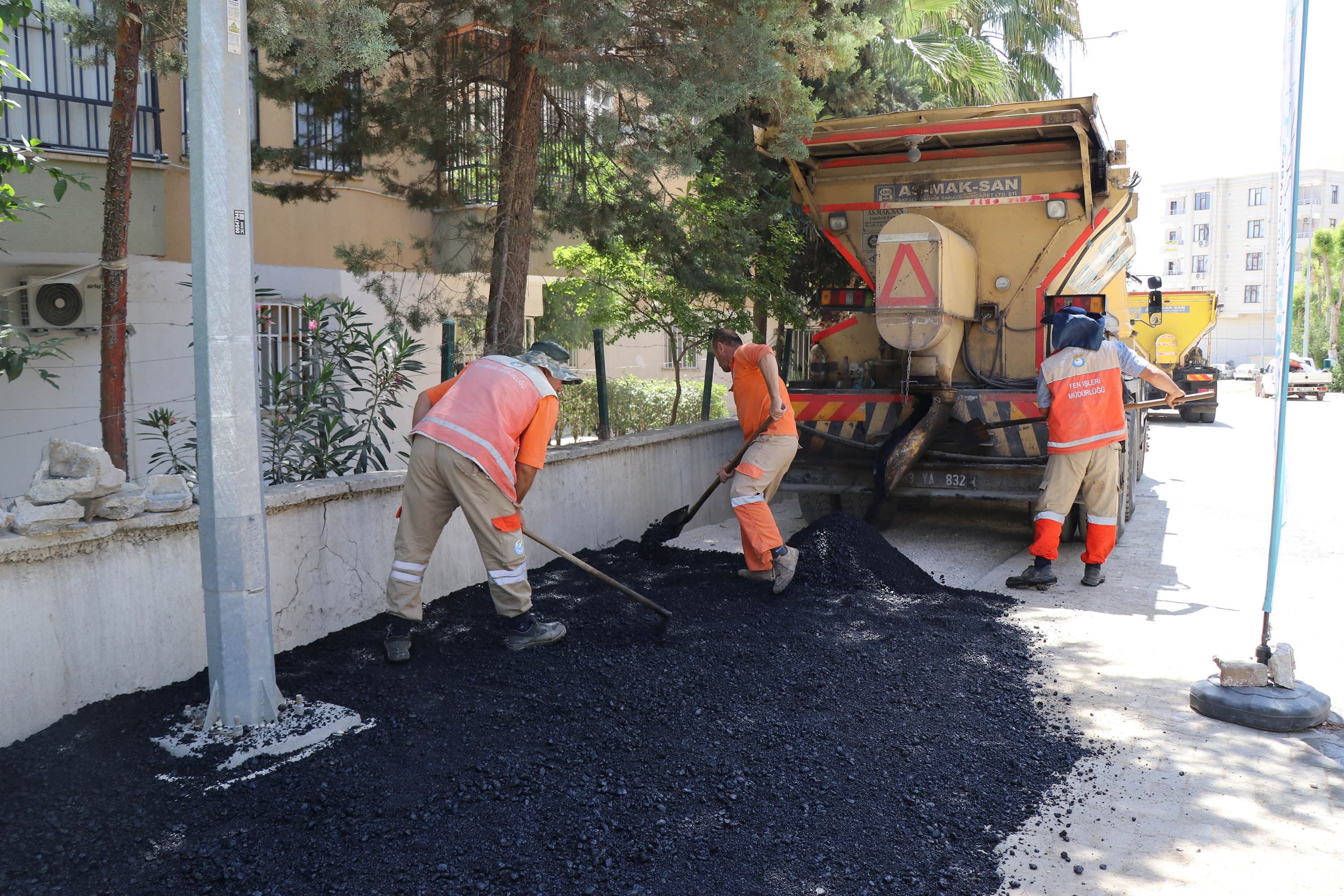 Haliliye Belediyesi’nden Paşabağı Mahallesi’ne sıcak asfalt çalışması