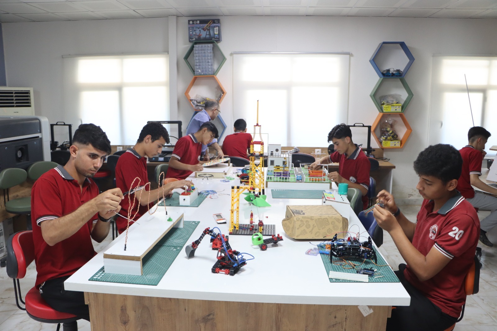 Urfa’da öğrenciler geleceğe hazırlanıyor