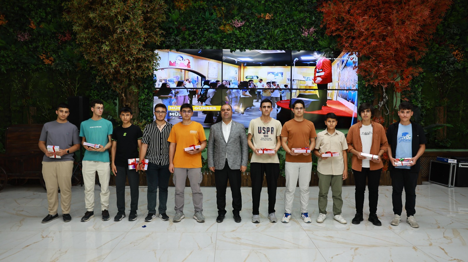 Karaköprü'de başarılı öğrenciler ödüllendirildi