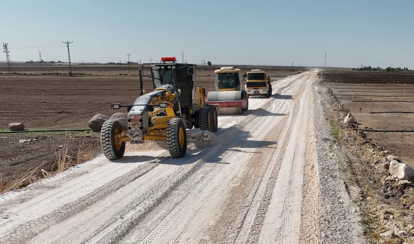 Ceylanpınar kırsalına sıcak asfalt hizmeti