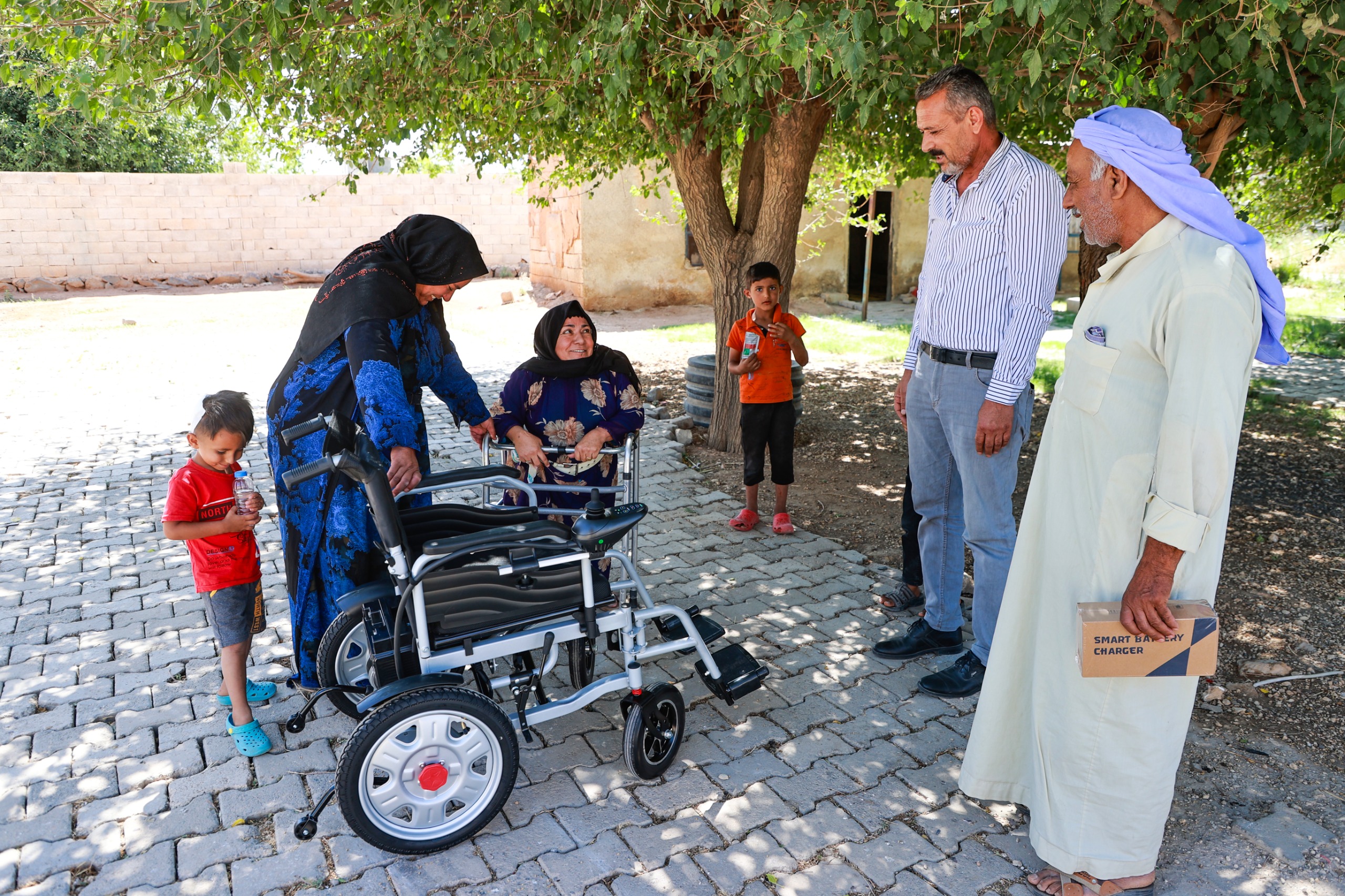 Harran'da Aysel Bata akülü sandalyesine kavuştu