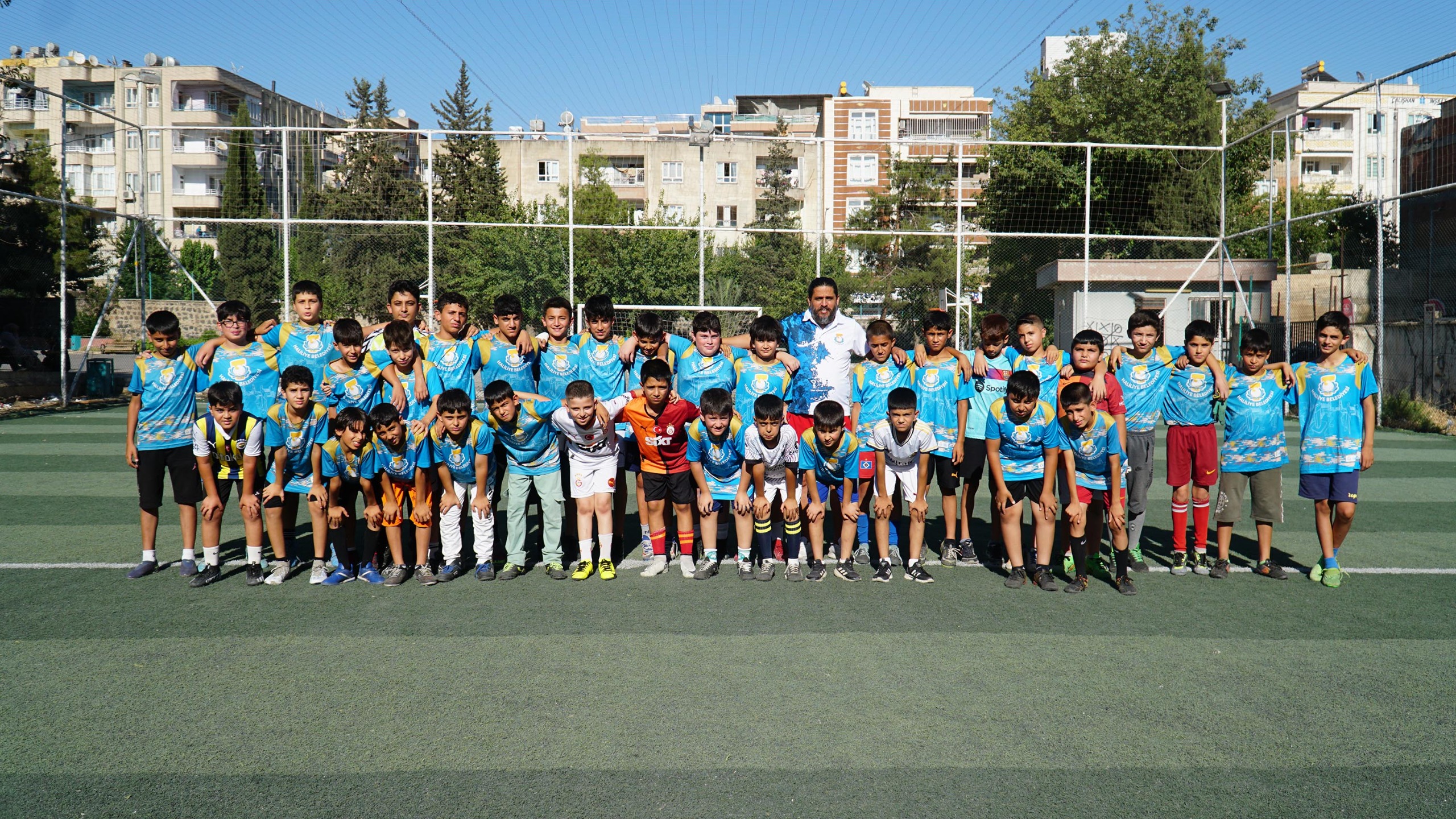 Haliliye’de yaz futbol kursu çocukların gözdesi oldu