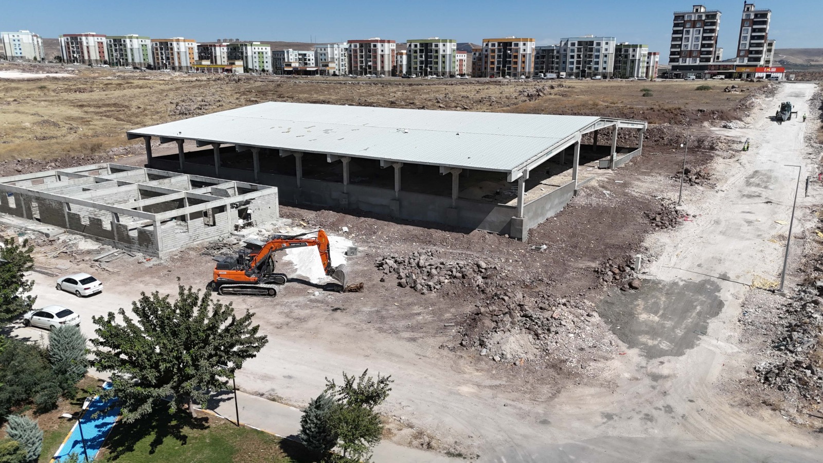 Seyrantepe'de modern semt pazarı yükseliyor