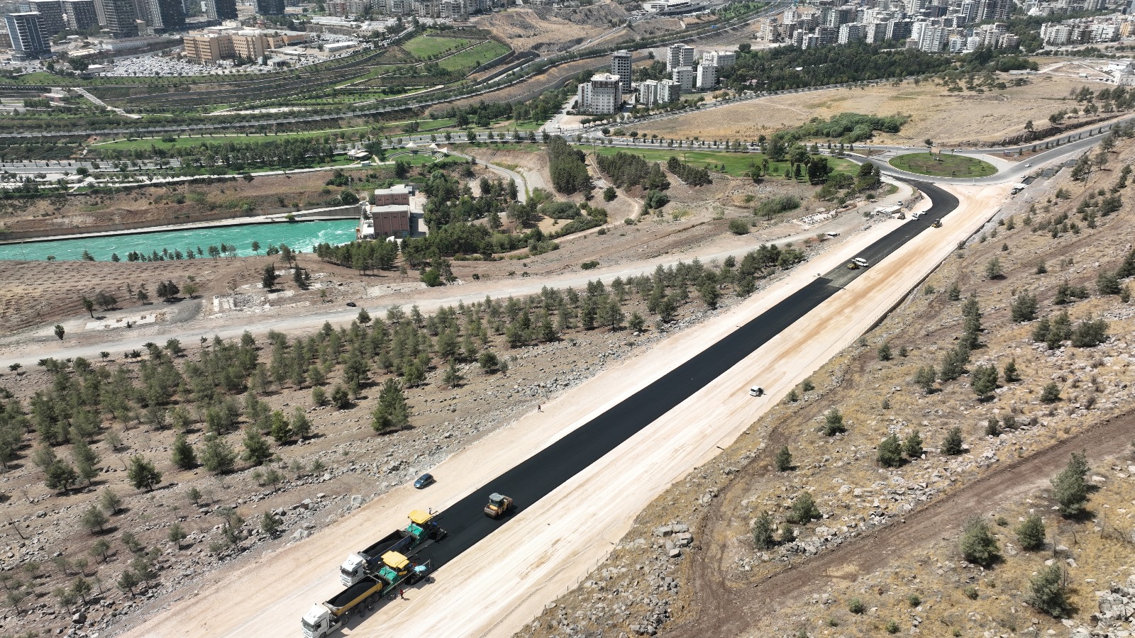 Yaklaşık 20 yıldır beklenen bulvar açılıyor