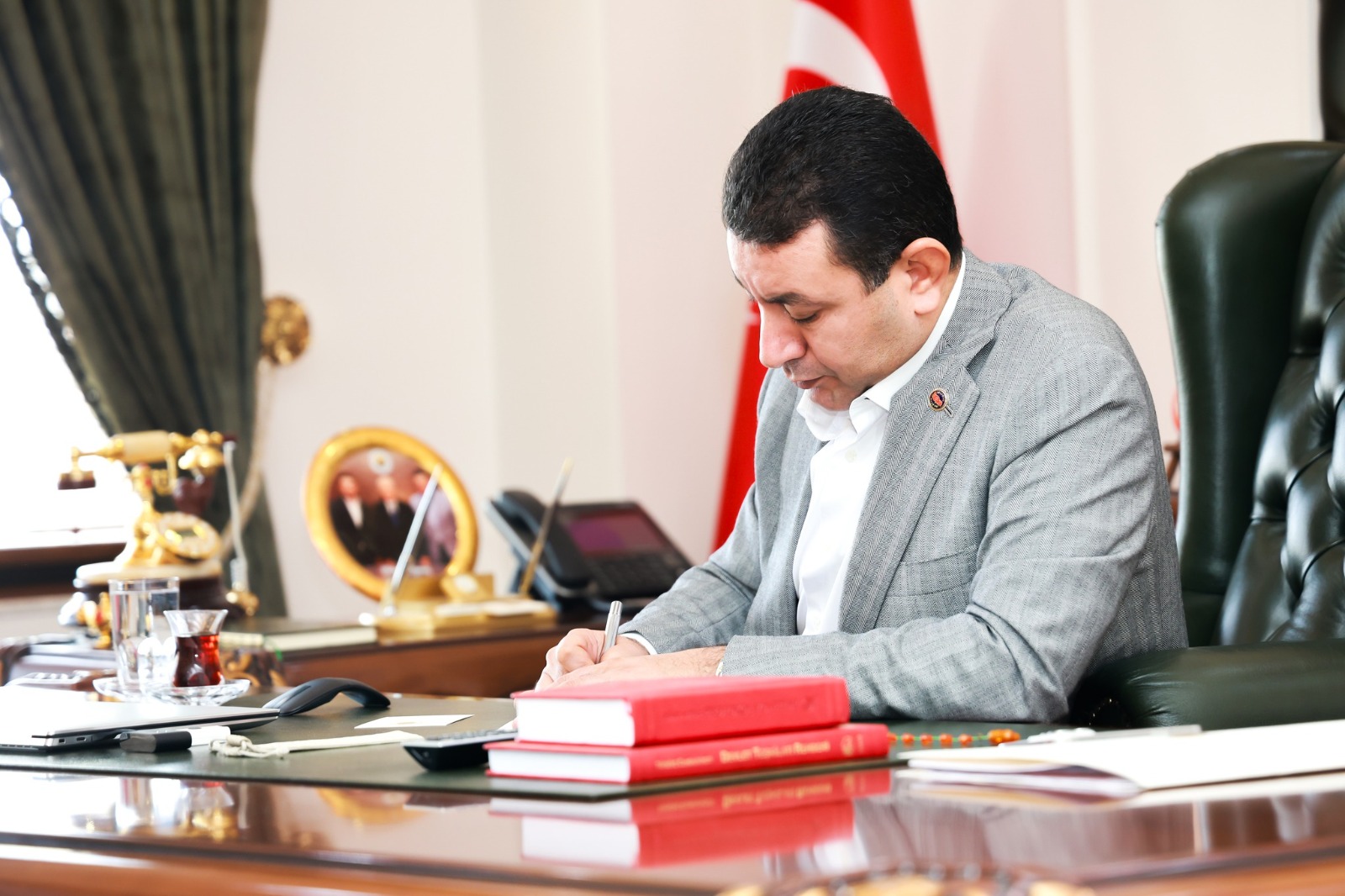 Başkan Özyavuz: Esnafımızın yanında olmaya, destekçileri olmaya devam edeceğiz