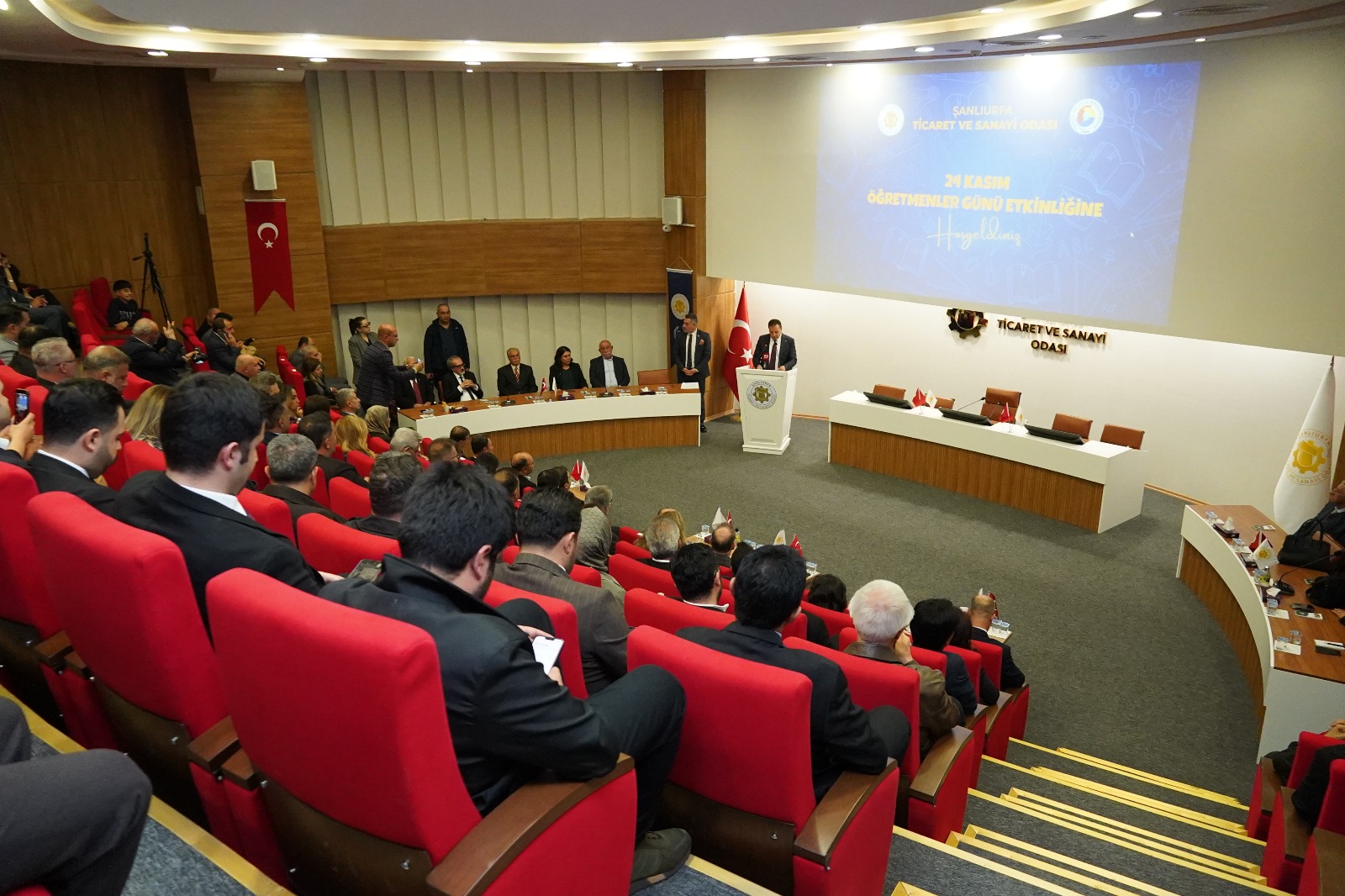 ŞUTSO ev sahipliğinde öğretmenler günü programı gerçekleştirildi