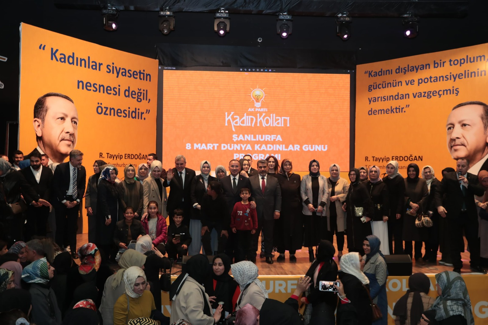 Kadınlar günü programına yoğun ilgi