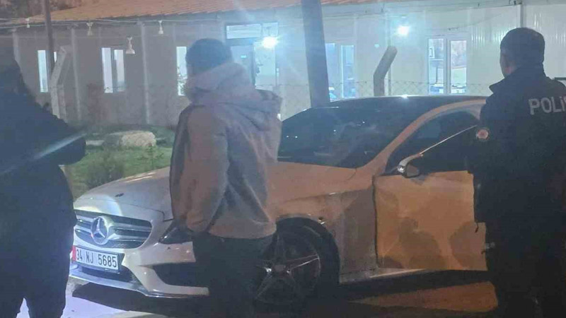 Viranşehir’de Seyir Halindeki Otomobile Silahlı Saldırı!