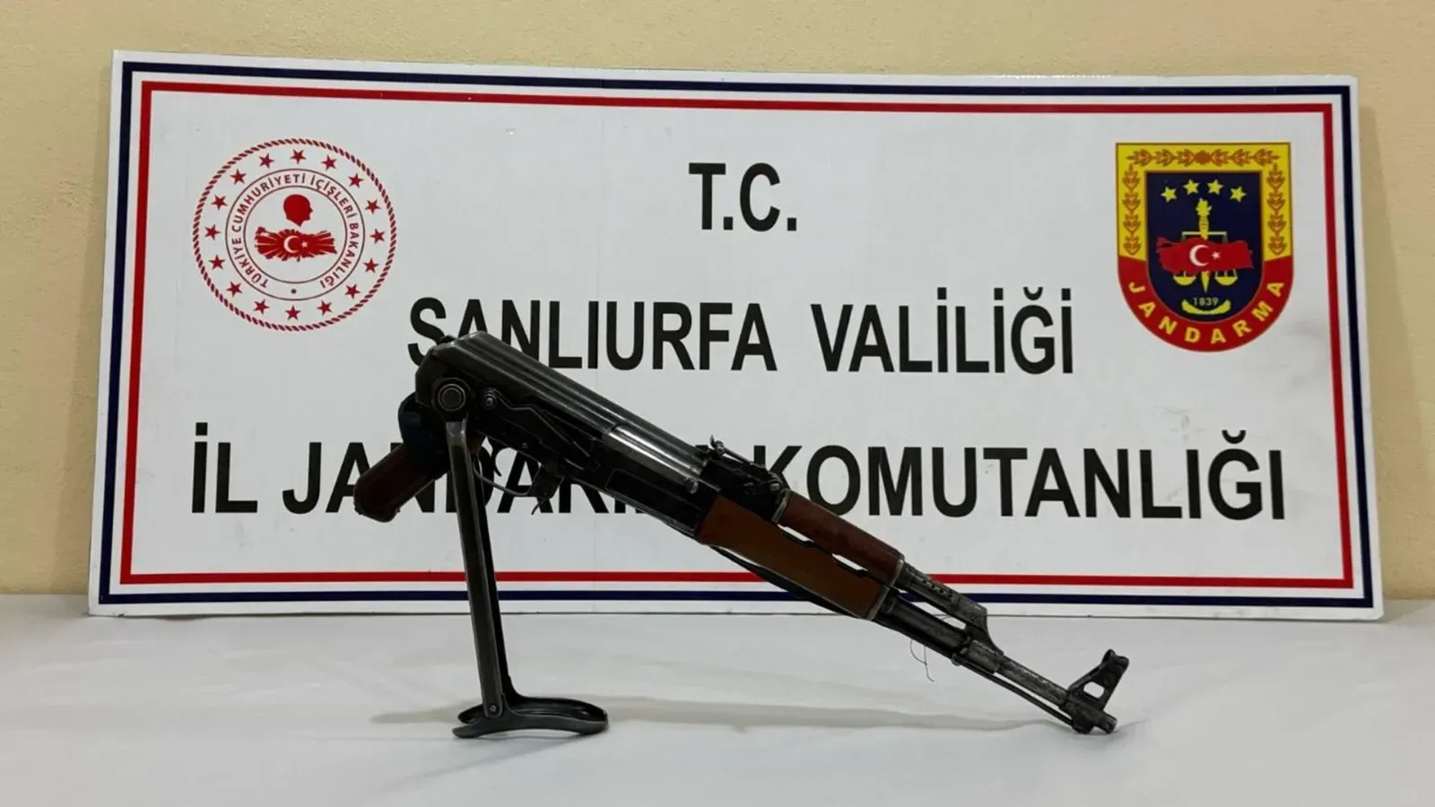 Şanlıurfa’da ruhsatsız silah operasyonu: Piyade tüfeği ele geçirildi