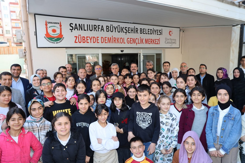 Başkan Beyazgül gençlerle buluştu