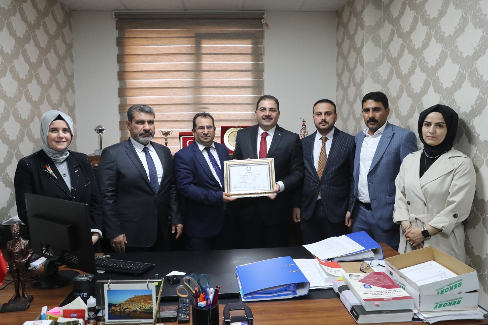 Başkan Canpolat mazbatasını aldı