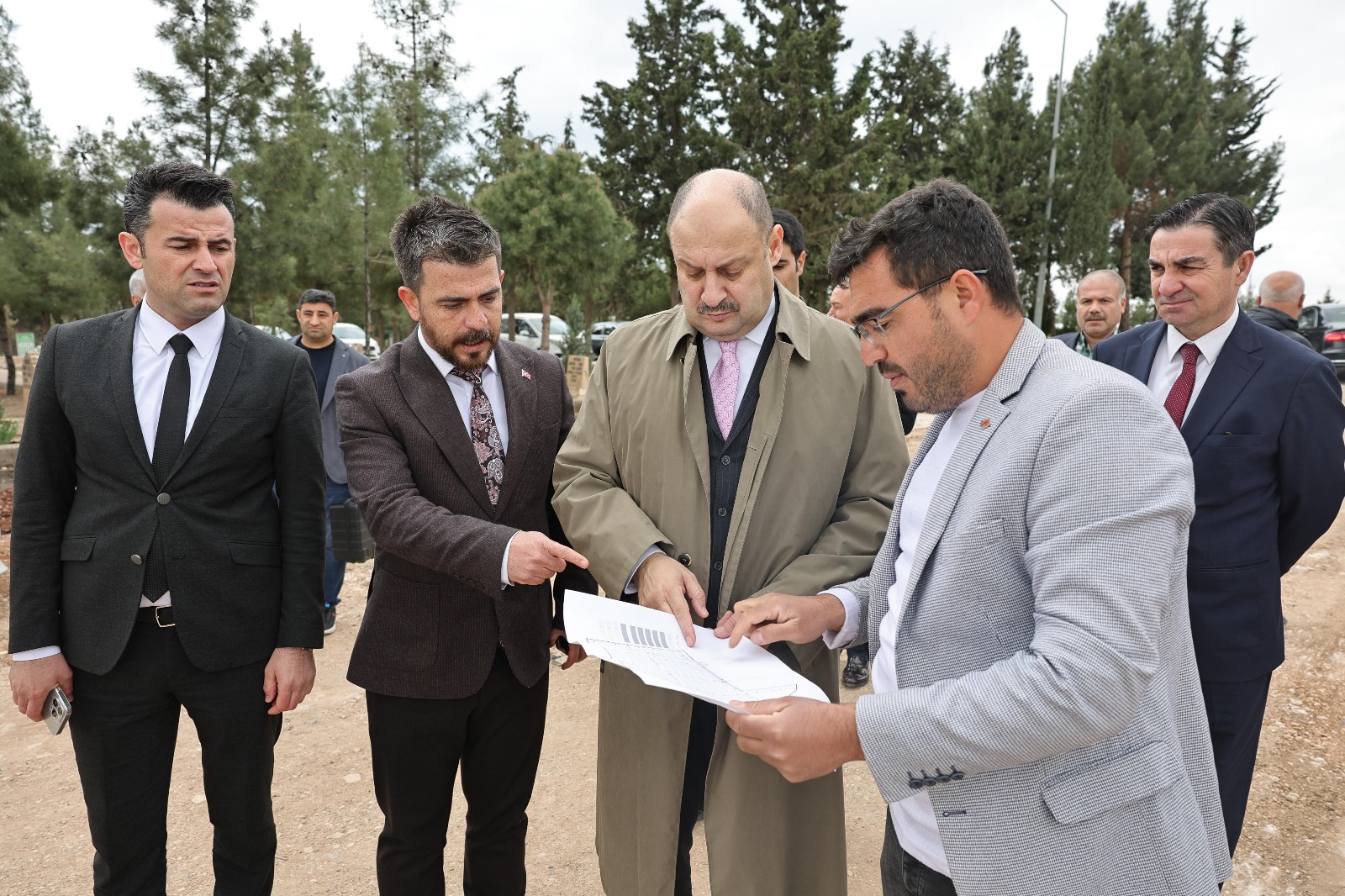 Urfa’da mezarlık ve yol atağı