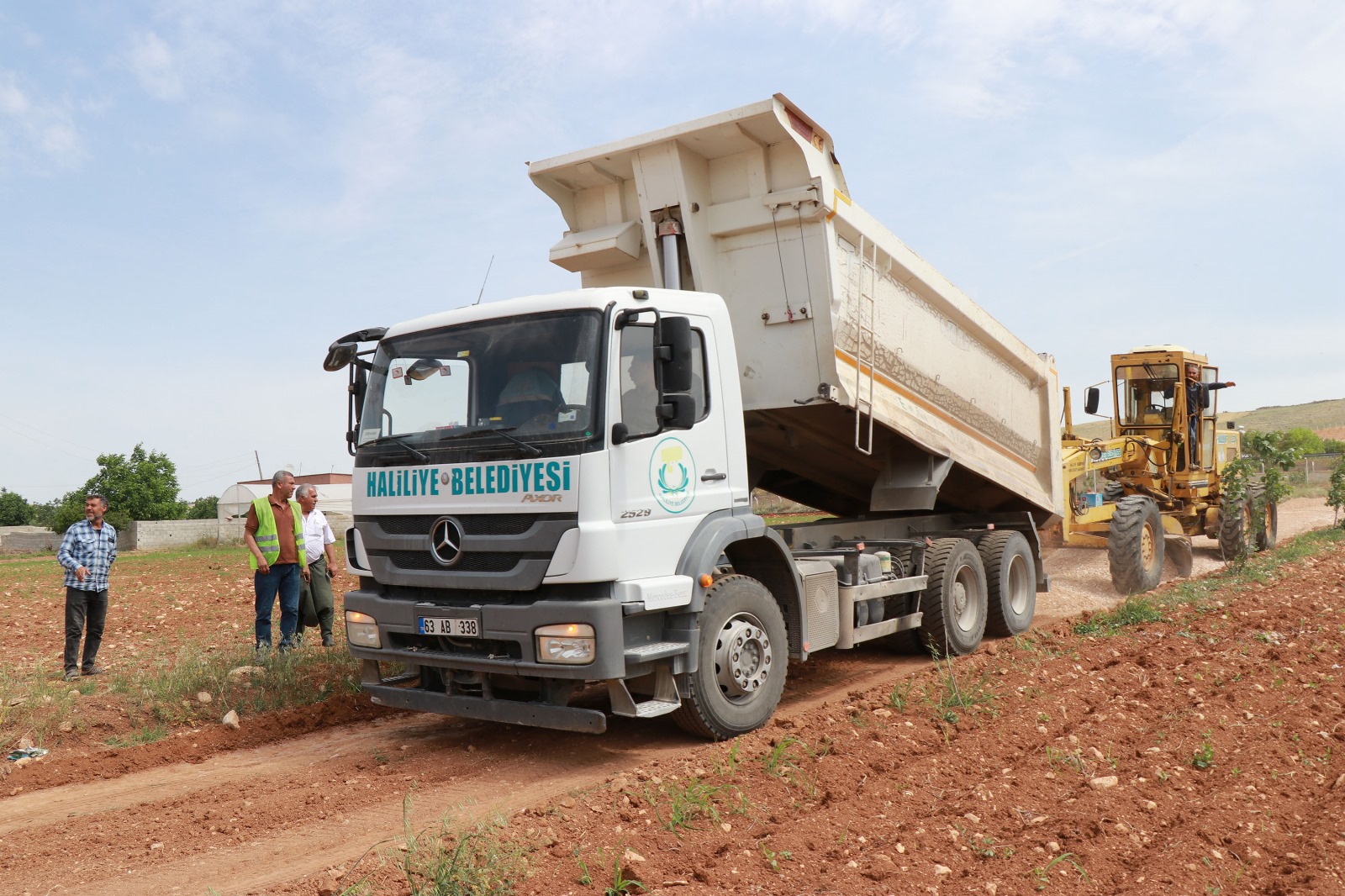 Haliliye kırsalında konforlu yol çalışmaları