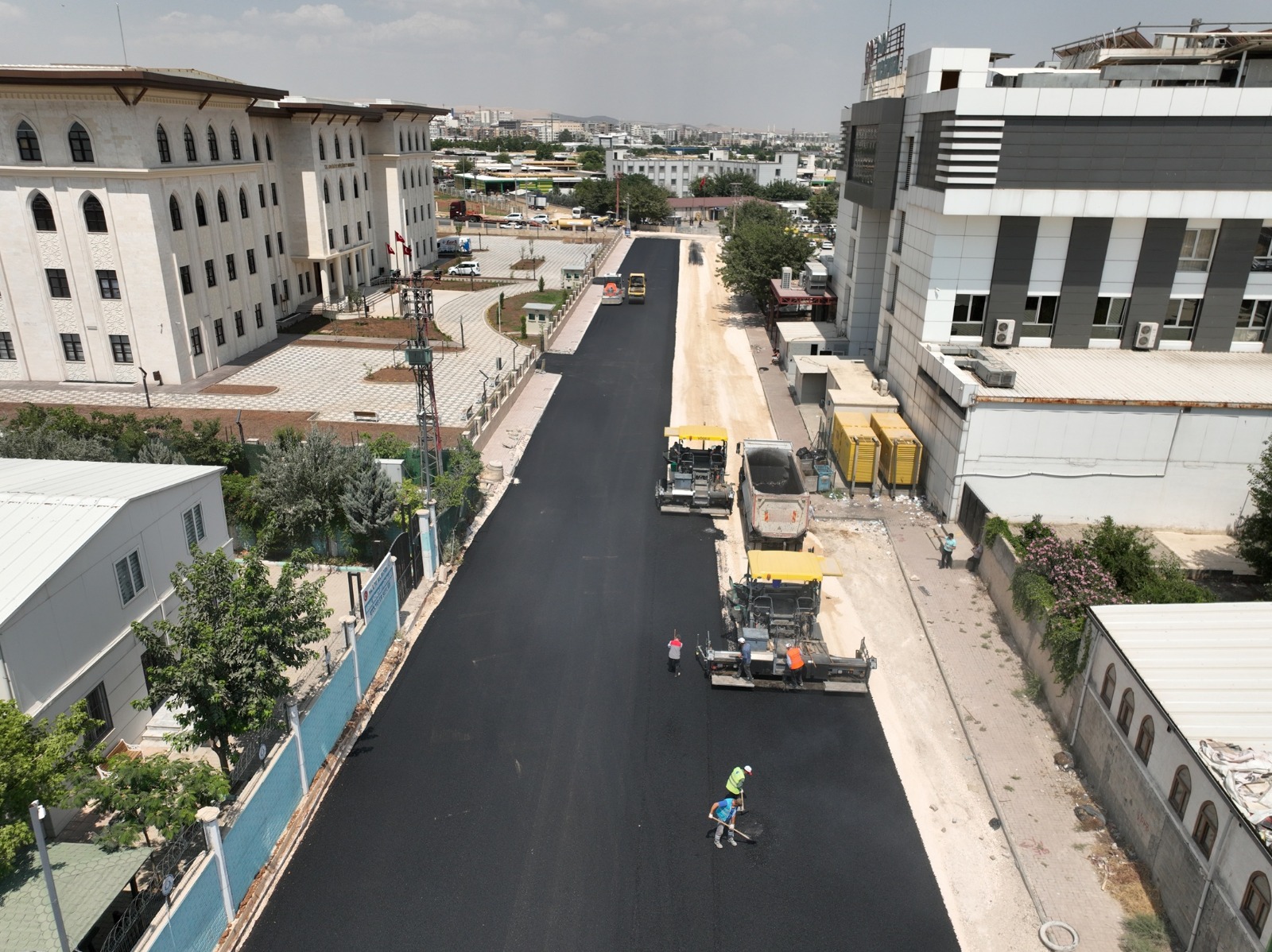 Kaymakamlık yolu yenileniyor