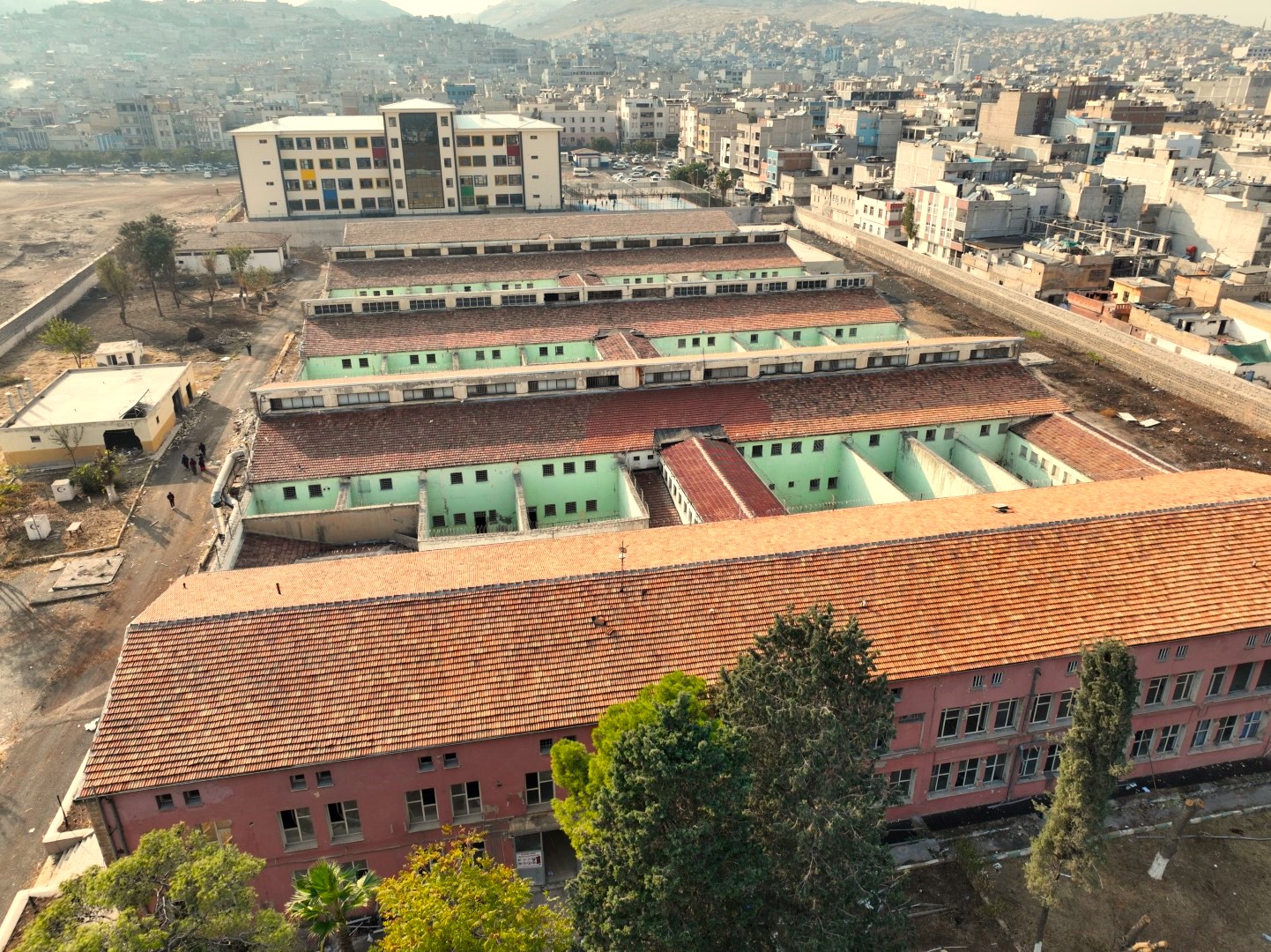 Eyyübiye’de eski cezaevi yıkılıyor