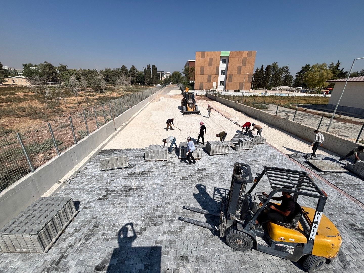 Eyyübiye’de ulaşım atağı devam ediyor