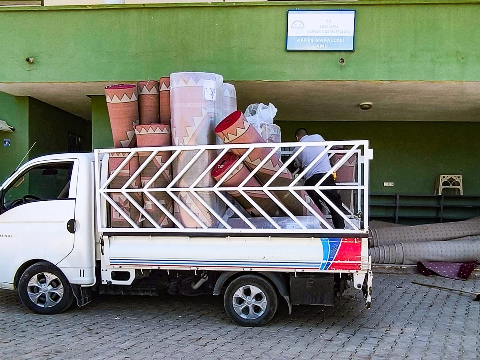 Harran Belediyesi'nin destekleri sürüyor