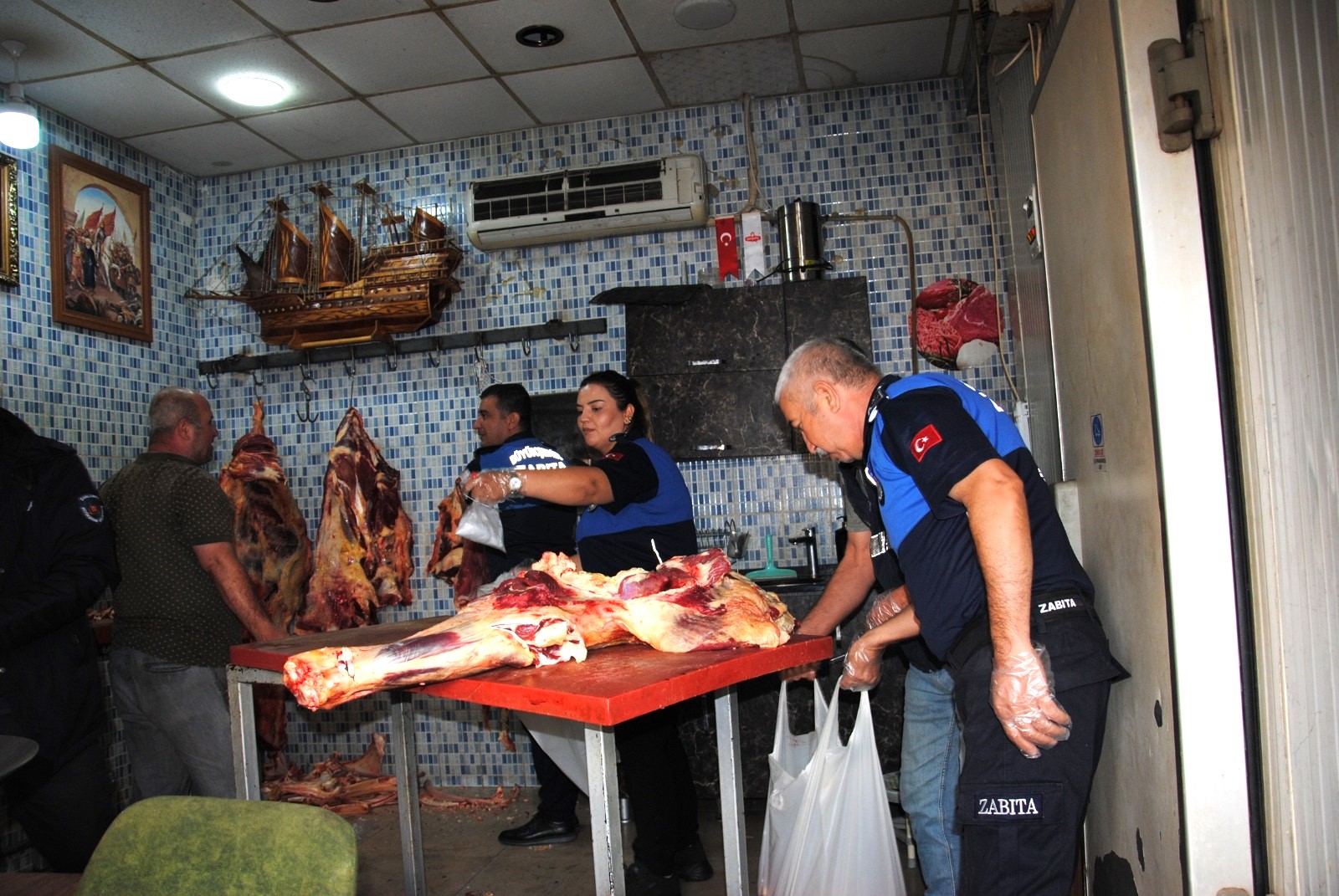 1 ton bozuk et ele geçirildi