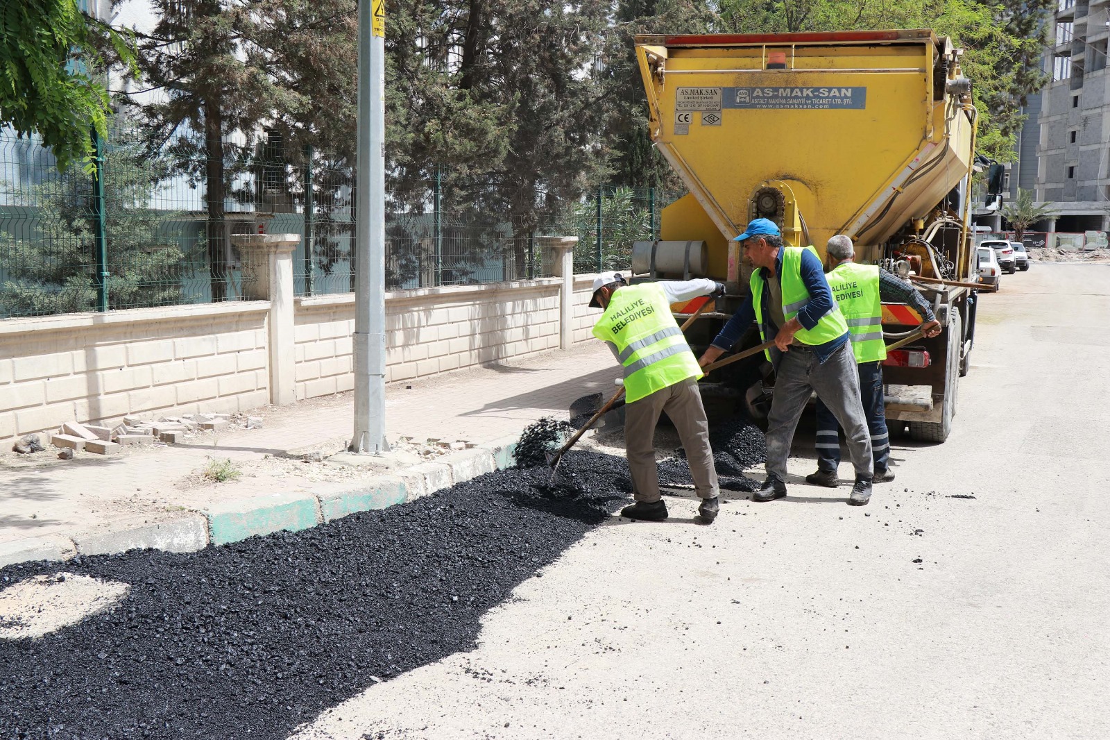 Haliliye’de sıcak asfalt çalışması