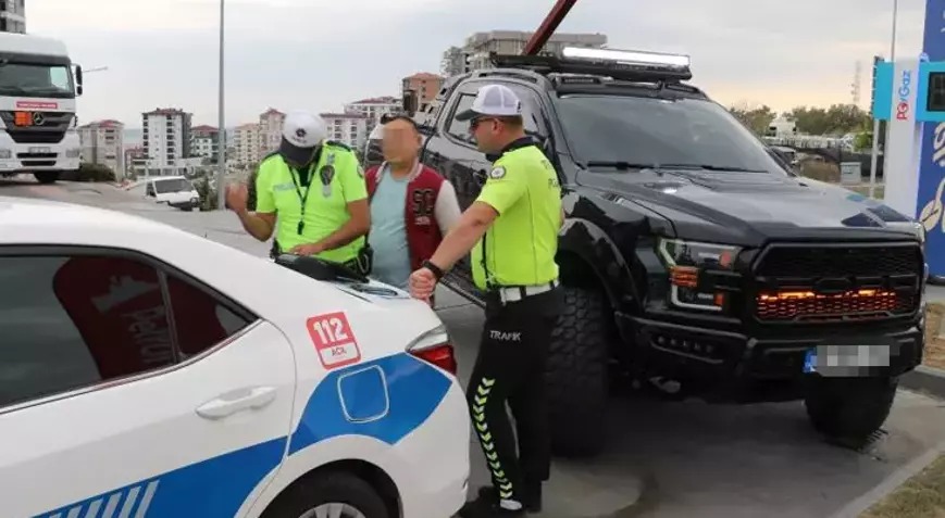 Anayasa Mahkemesi'nden çakarlı araç kararı! Resmi Gazete'de yayımlandı