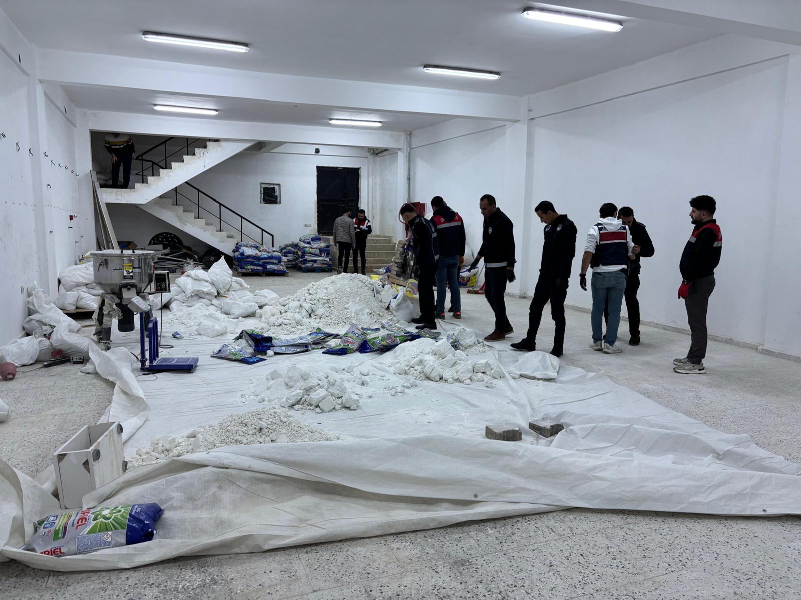 Urfa’da sahte deterjan dolum depolarına baskın