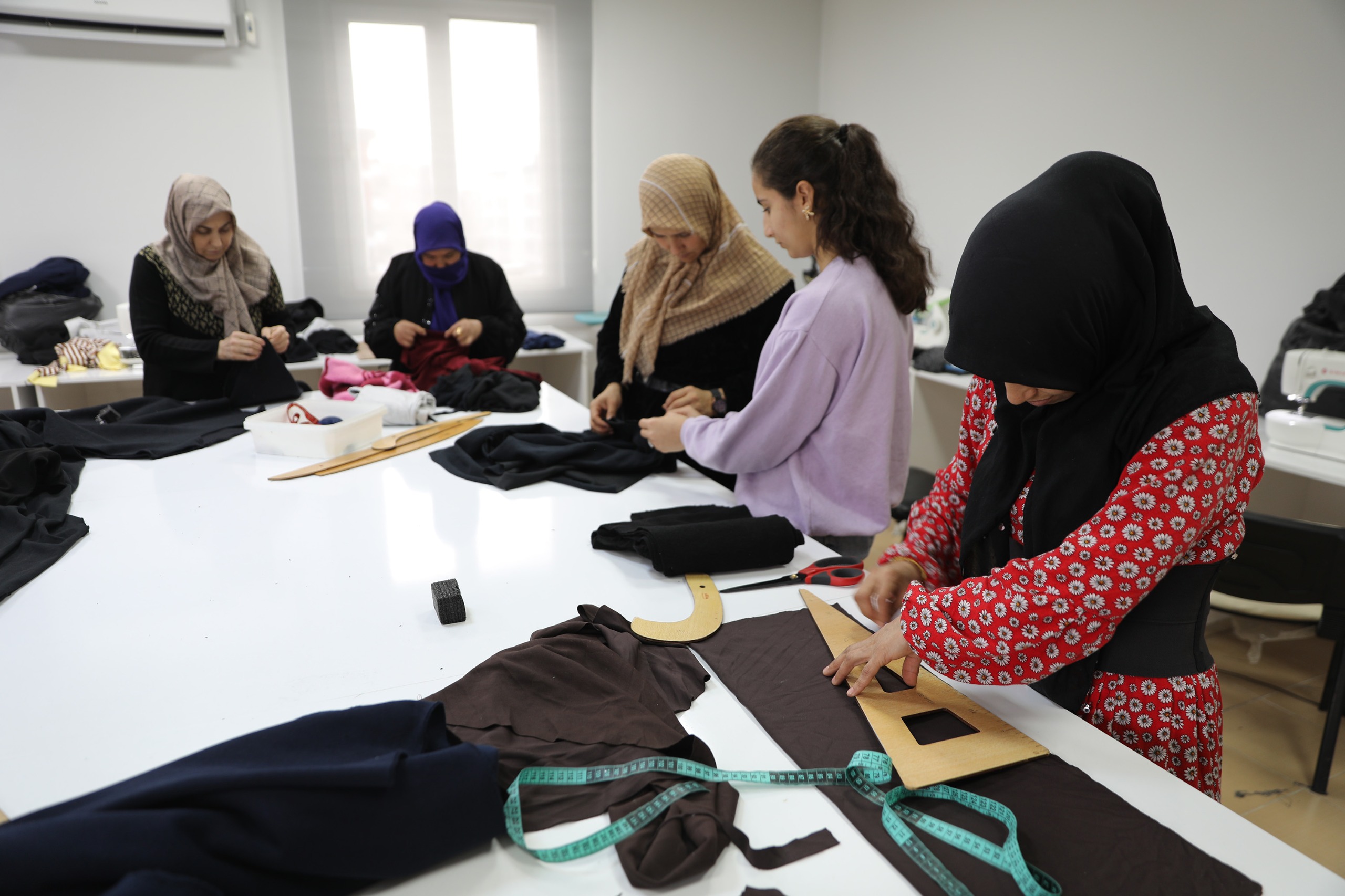 Haliliye’de kadınlara eğitim ve hobi desteği