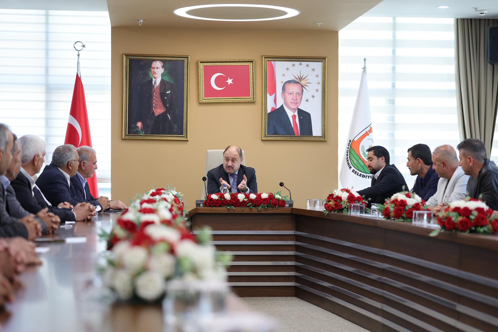 BAŞKAN GÜLPINAR, SURUÇLU MUHTARLARIN TALEPLERİNİ DİNLEDİ