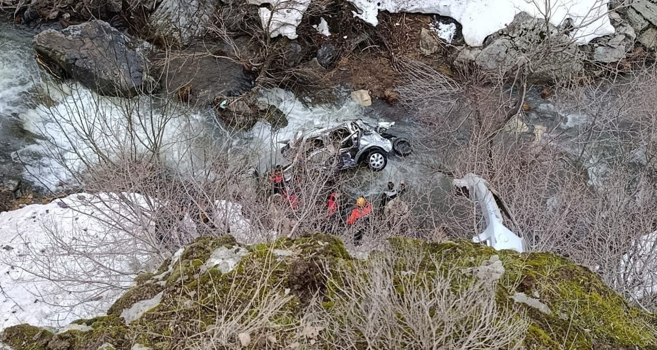 Uçuruma Yuvarlanan Otomobil Can Aldı