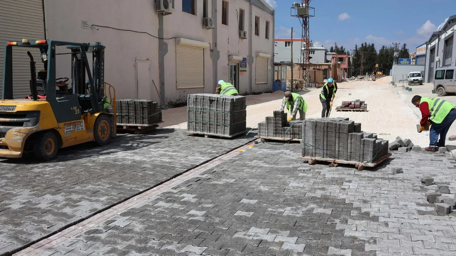 Haliliye’de yol çalışmaları devam ediyor