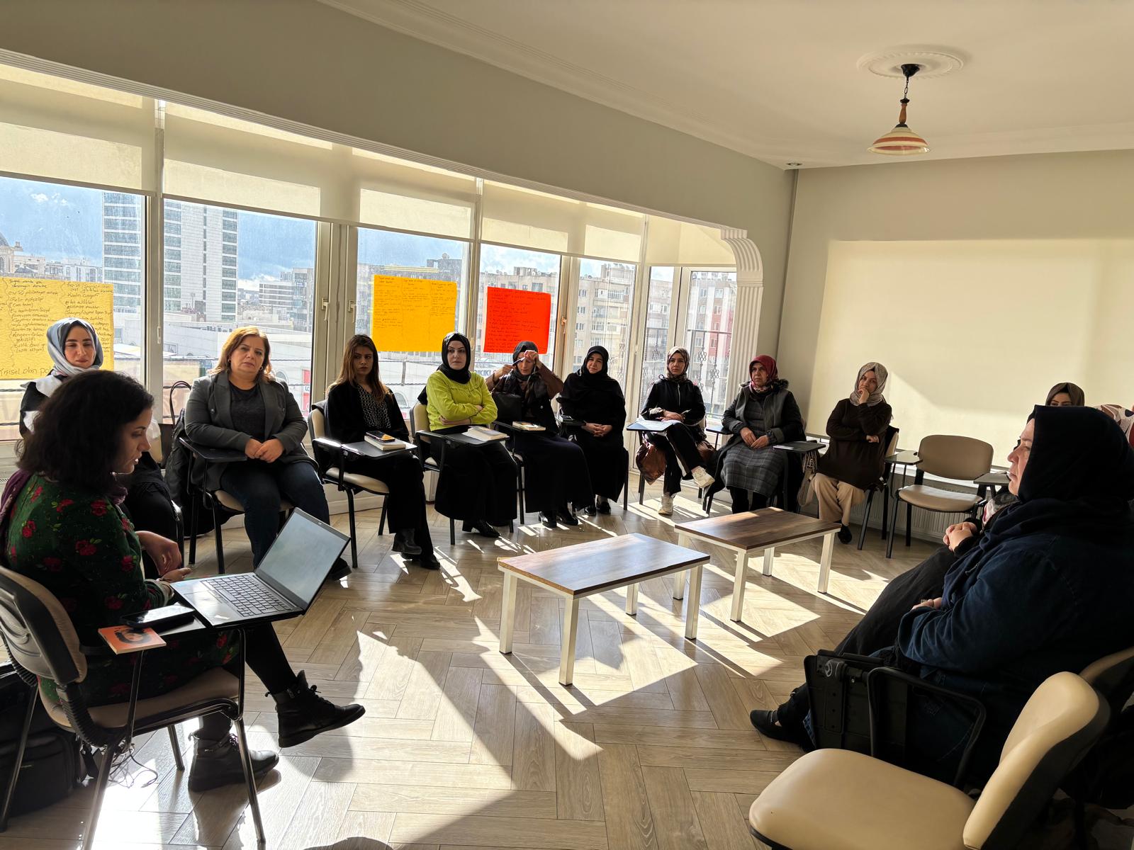 SORUNLARI DİNLEME TÜRLERİ VE EMPATİ EĞİTİMİ GERÇEKLEŞTİRİLDİ