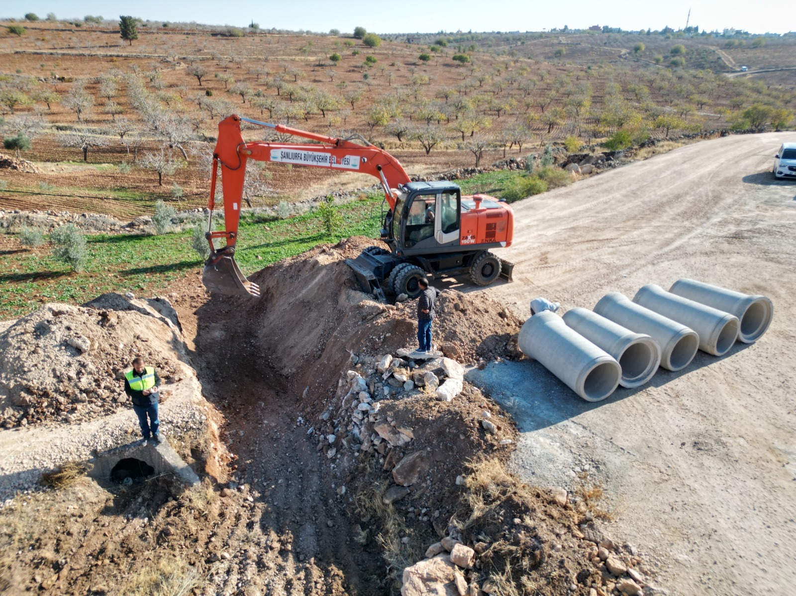 Bozova’da deforme olan yol yenileniyor